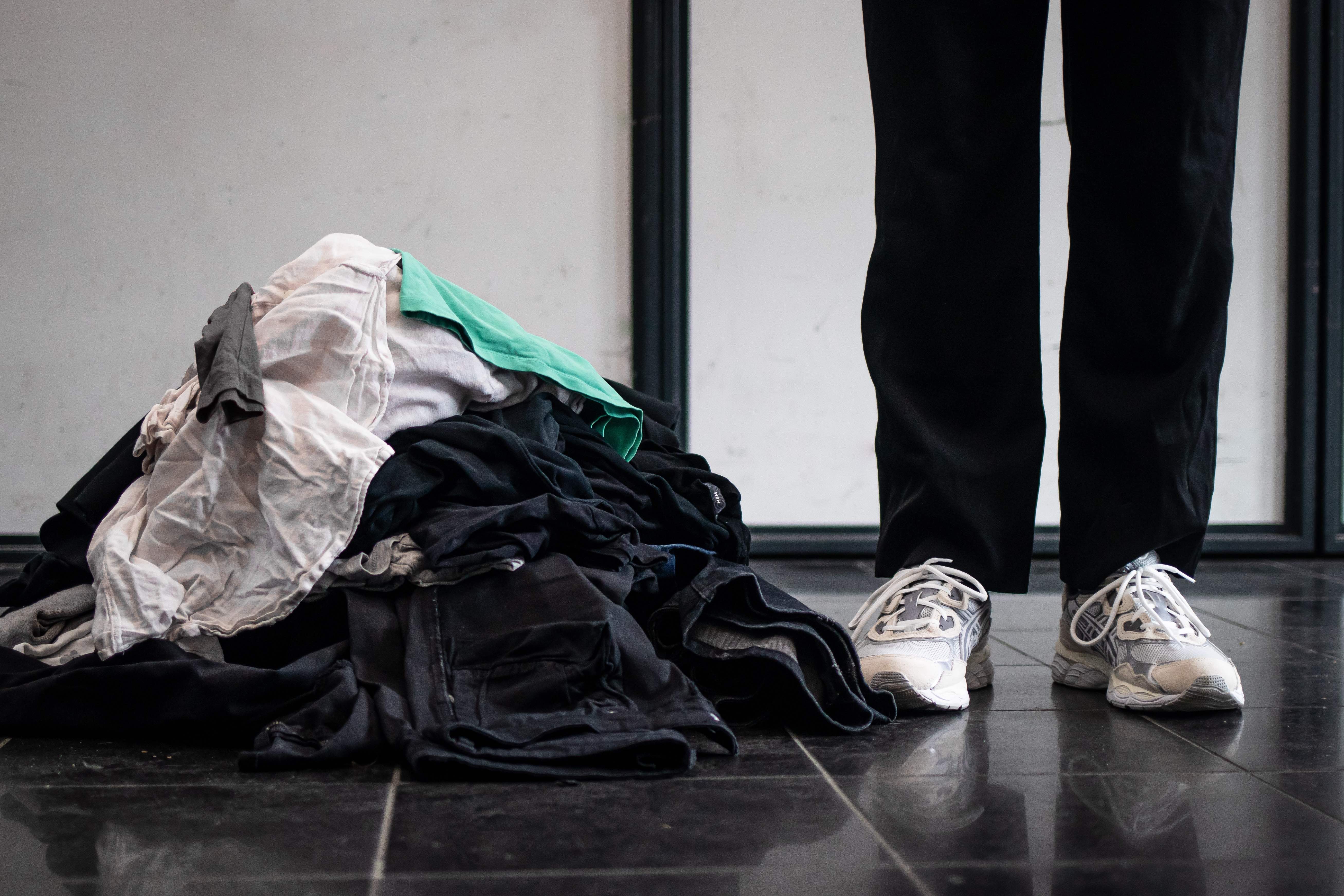 Wie du in sechs Schritten deinen Kleiderschrank ausmisten kannst und deine Altkleider nachhaltig loswirst