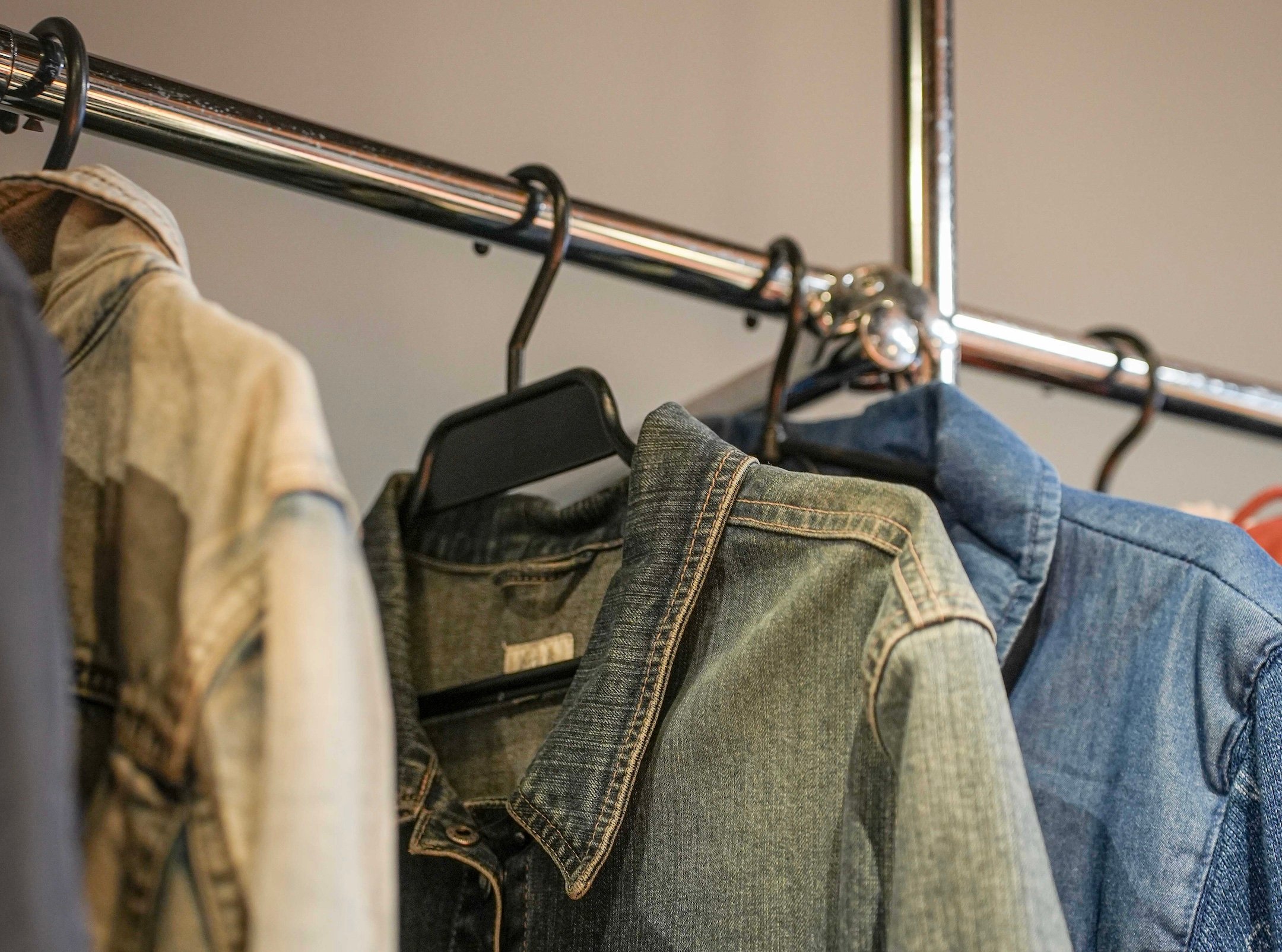 Impulskäufe vermeiden: Passt das Kleidungsstück überhaupt in meinen Kleiderschrank?